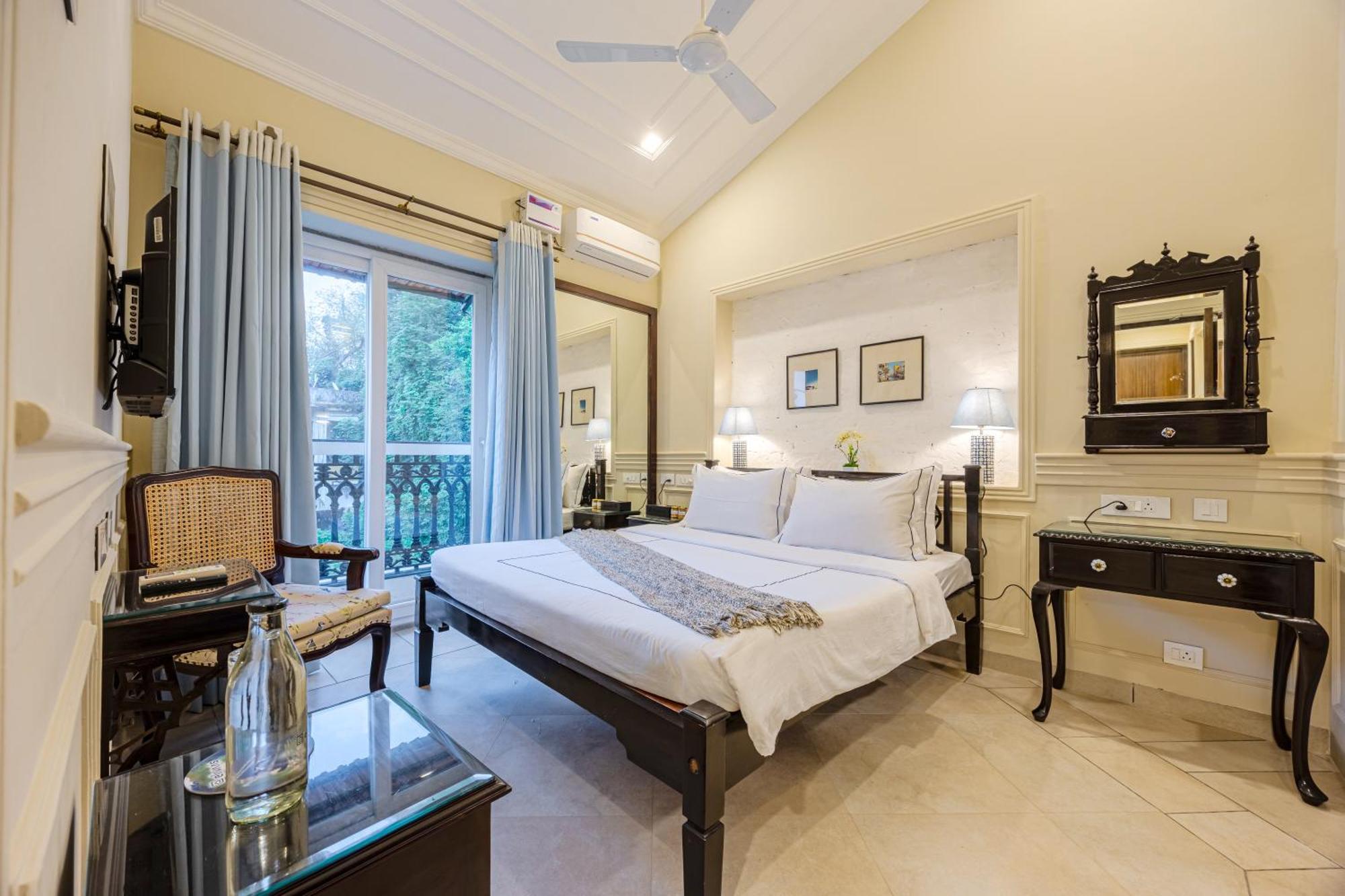 Elivaas 4 Bhk Villa Near Beach With Private Pool & Bar - Casa Boa Vida Candolim Zewnętrze zdjęcie