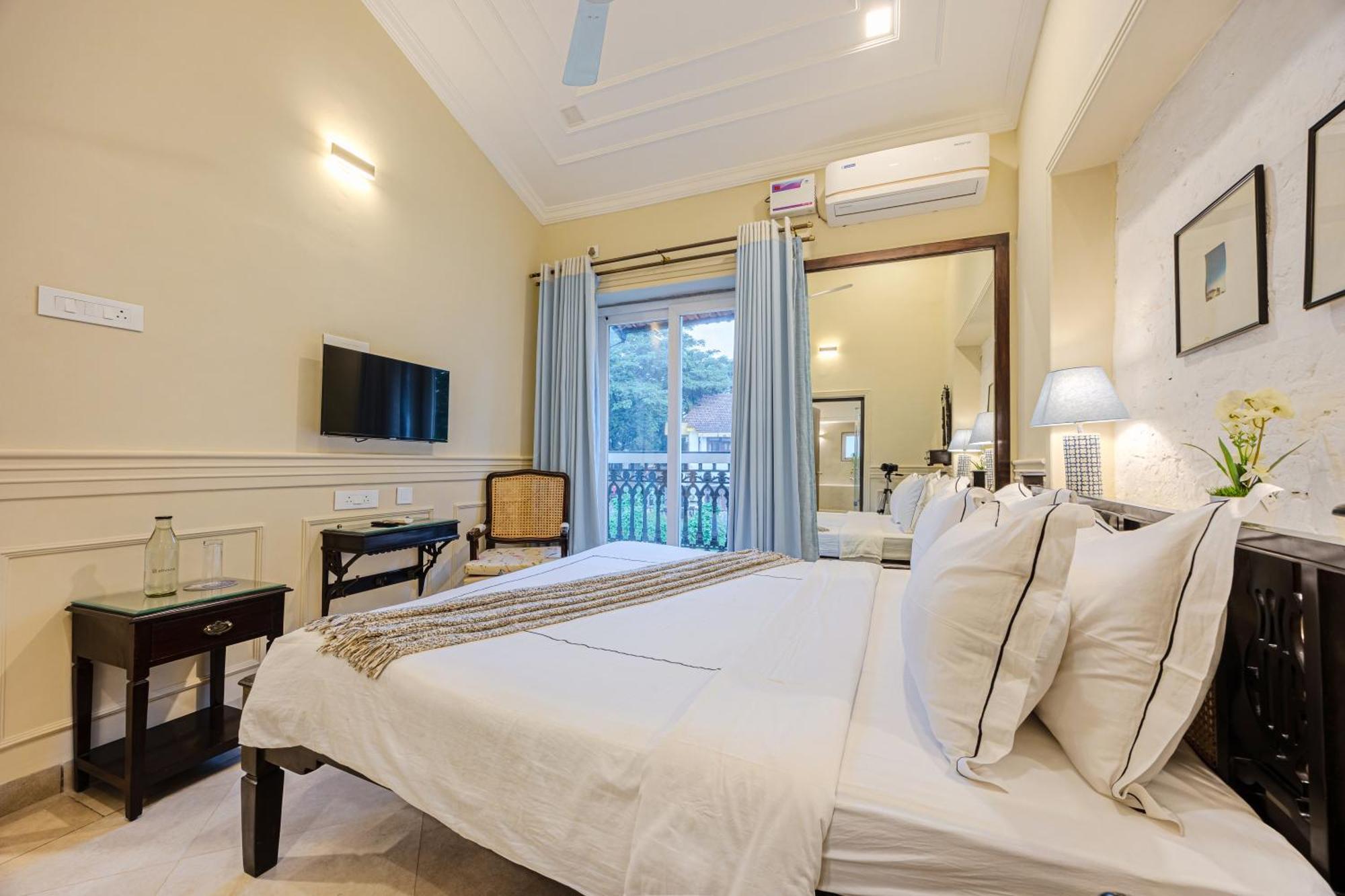 Elivaas 4 Bhk Villa Near Beach With Private Pool & Bar - Casa Boa Vida Candolim Zewnętrze zdjęcie